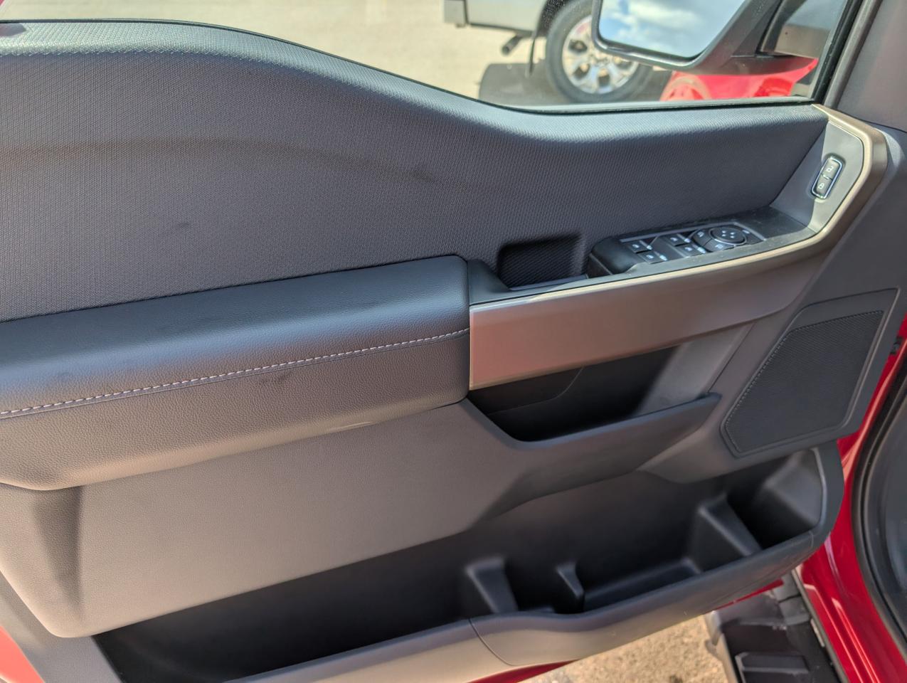 2025 Ford F-150 STX Photo5