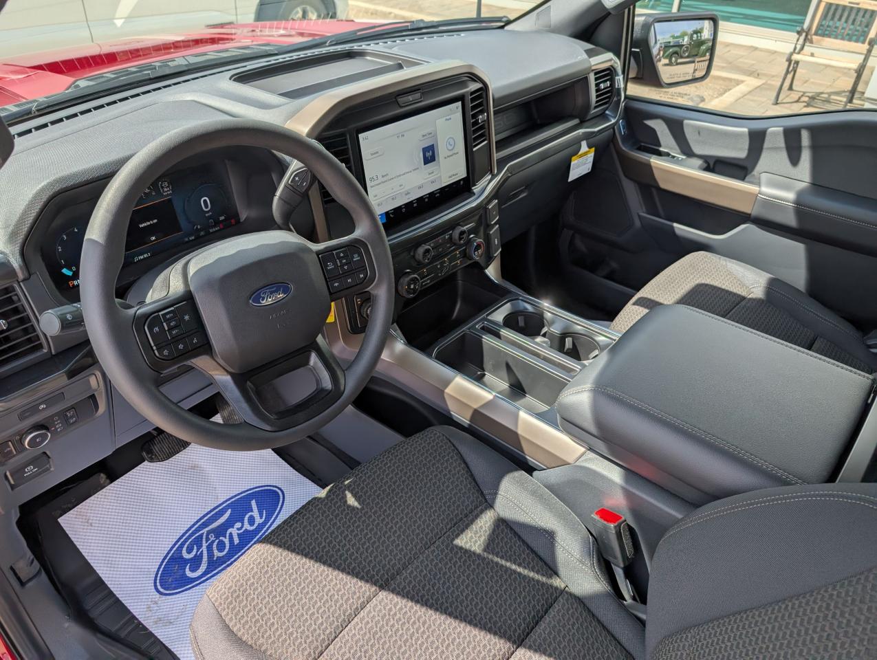 2025 Ford F-150 STX Photo5