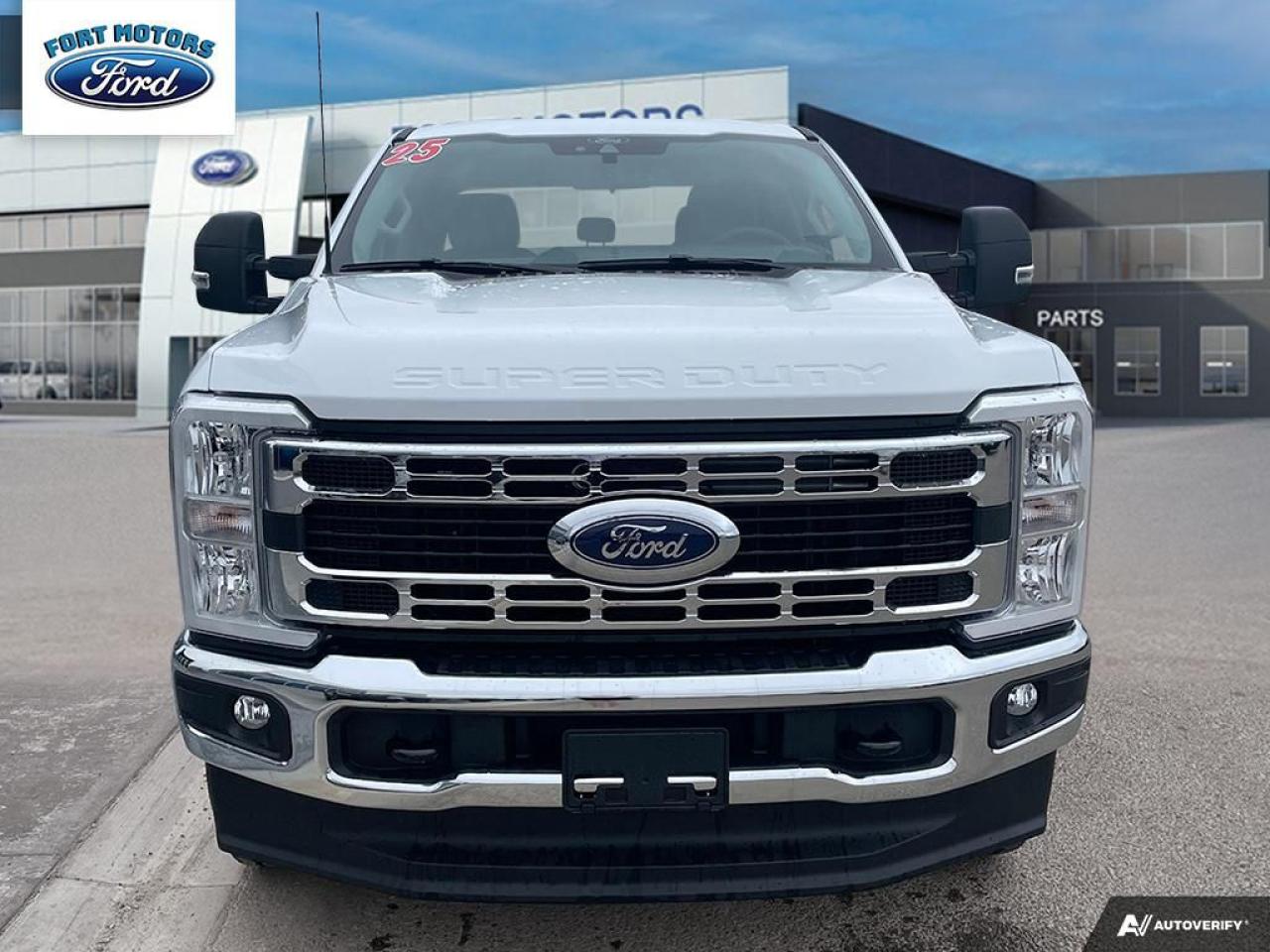 2025 Ford SUPERDUTY F-350® XLT Photo1