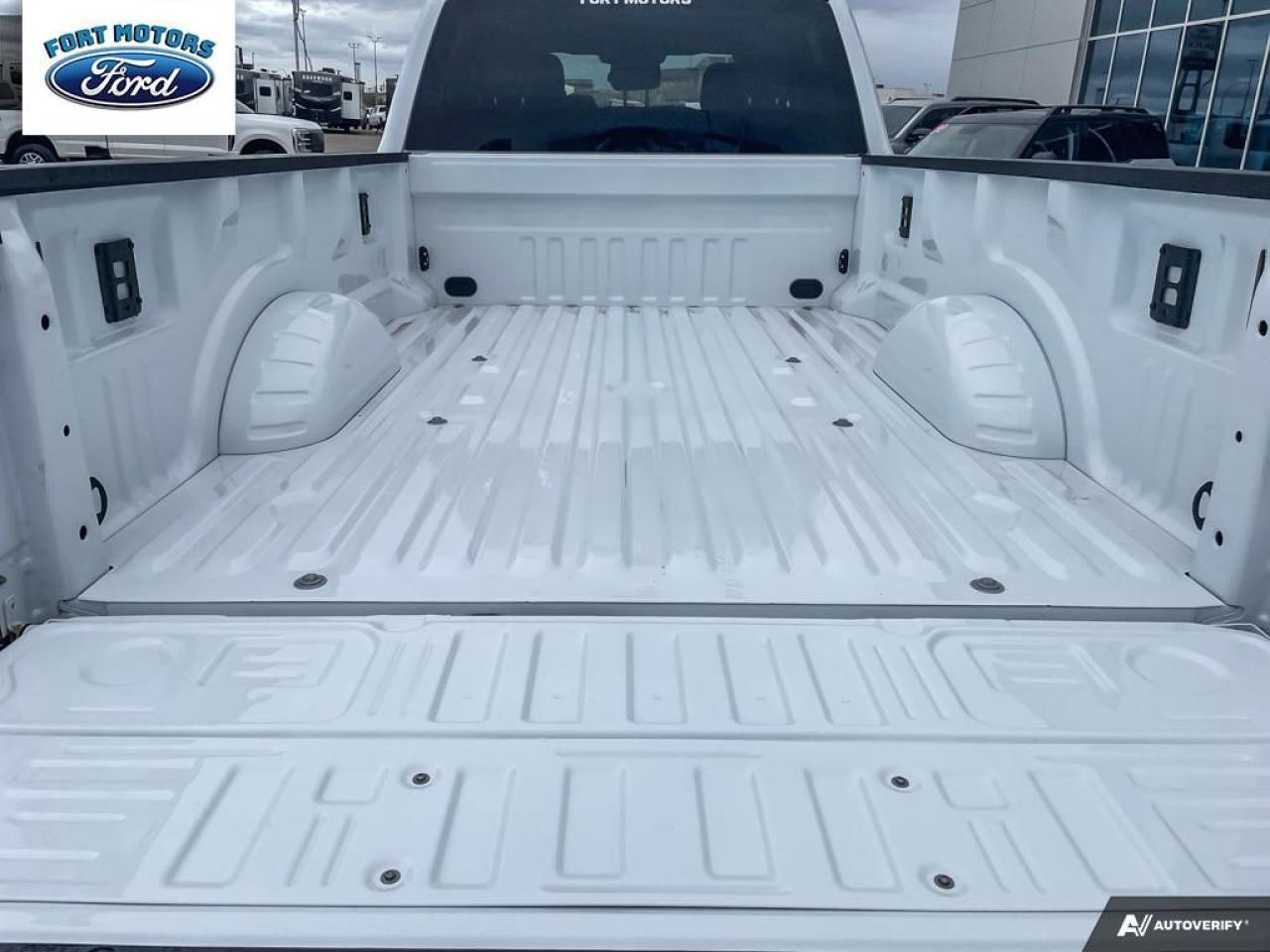 2025 Ford SUPERDUTY F-350® XLT Photo5