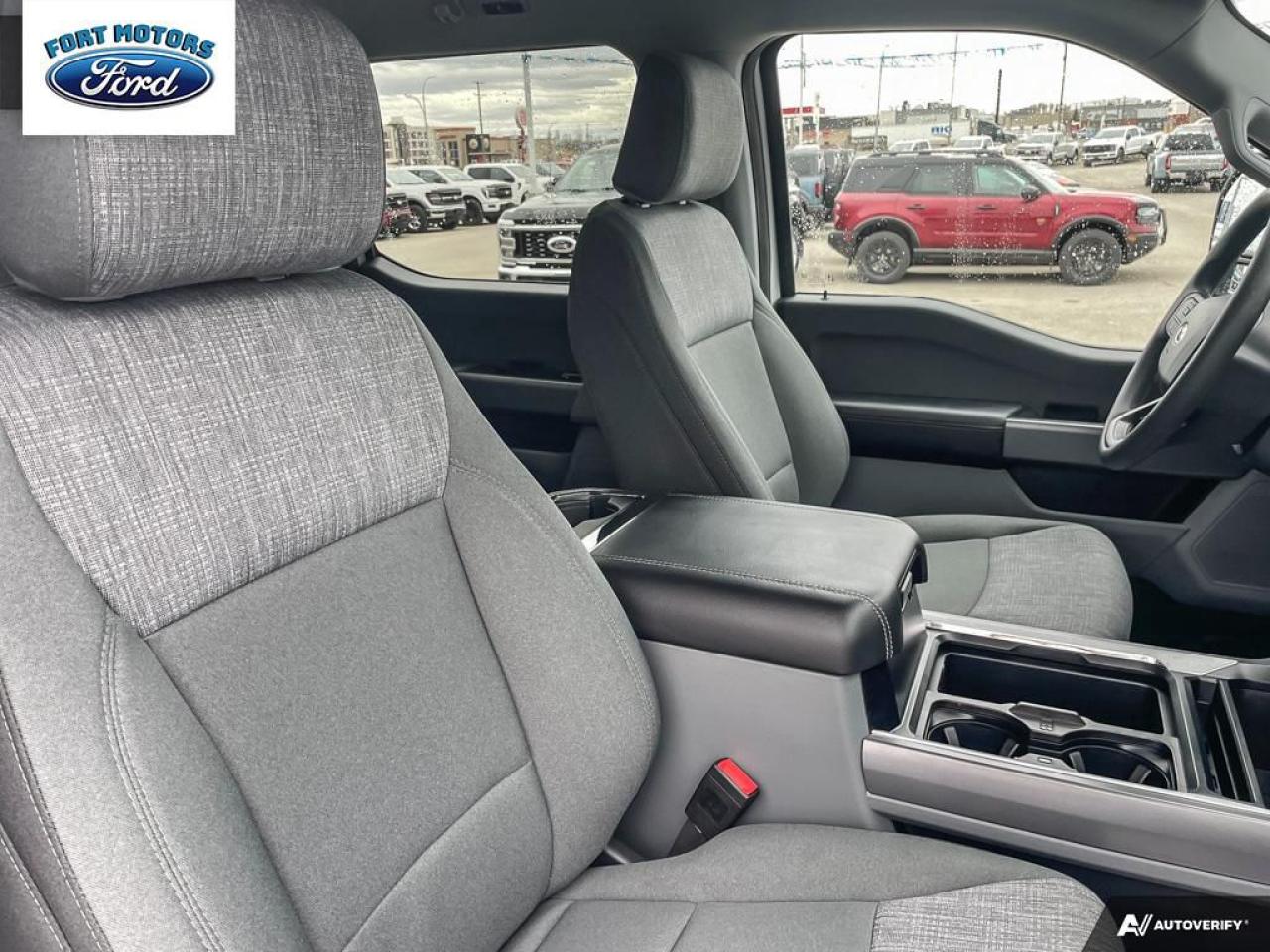 2025 Ford SUPERDUTY F-350® XLT Photo5