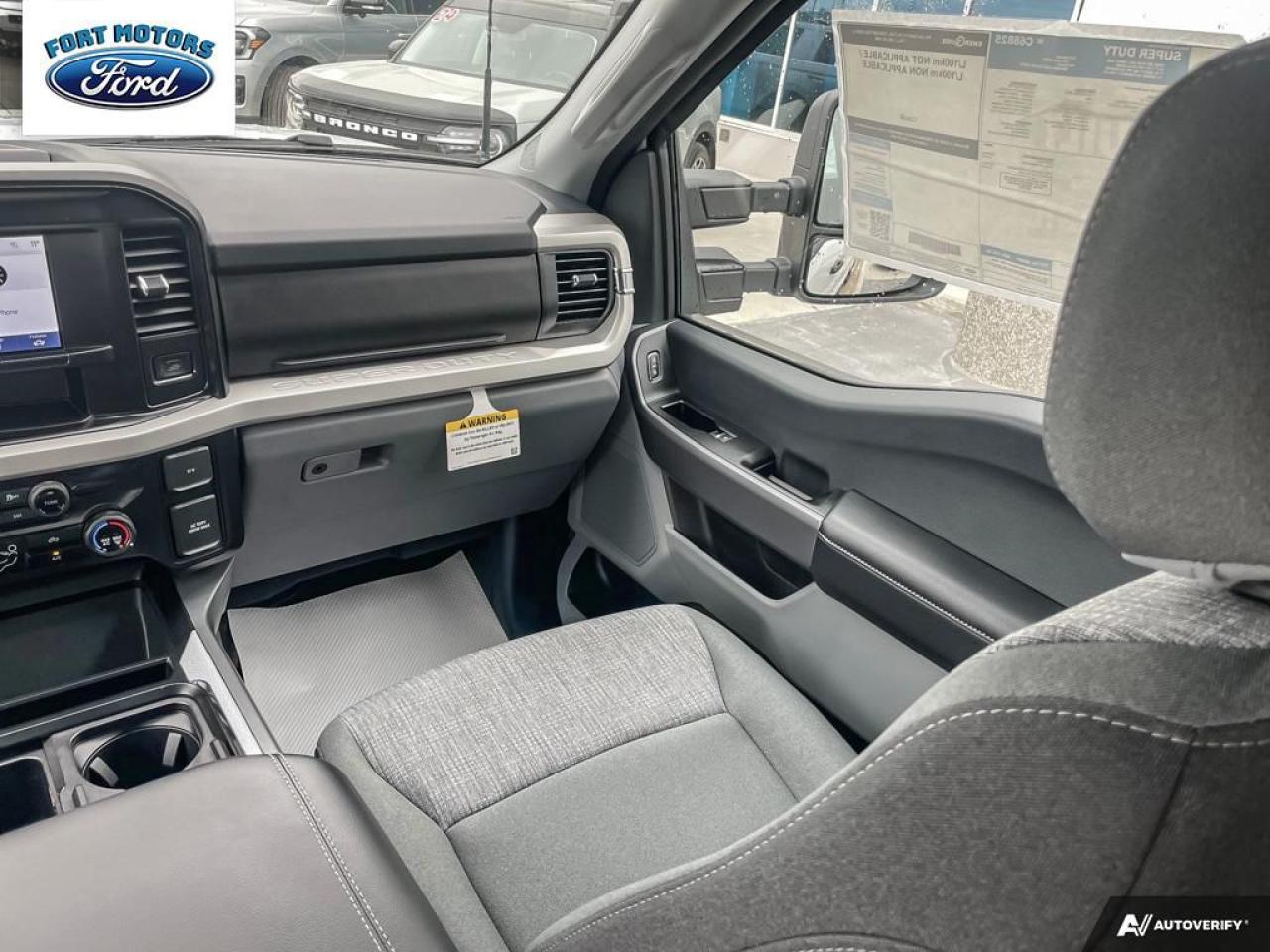 2025 Ford SUPERDUTY F-350® XLT Photo5