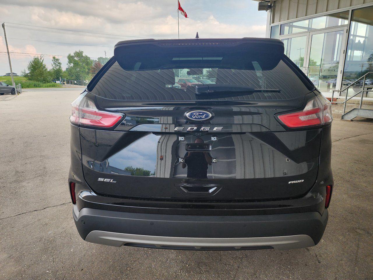 2024 Ford Edge SEL - Photo #4