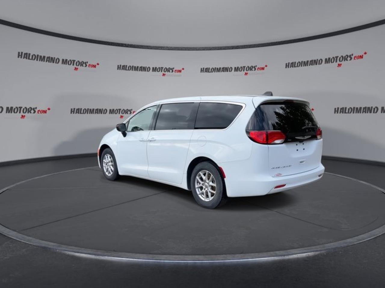 2024 Dodge Grand Caravan SXT | Heated Seats | Apple Carplay Photo