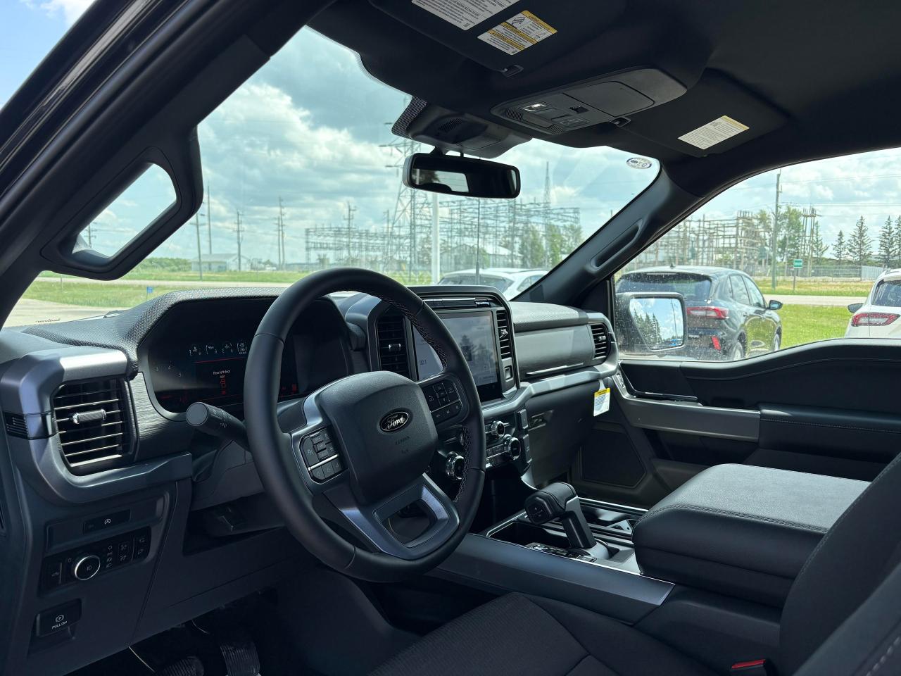 2025 Ford F-150 XLT 4WD SuperCrew 5.5' Box Photo5