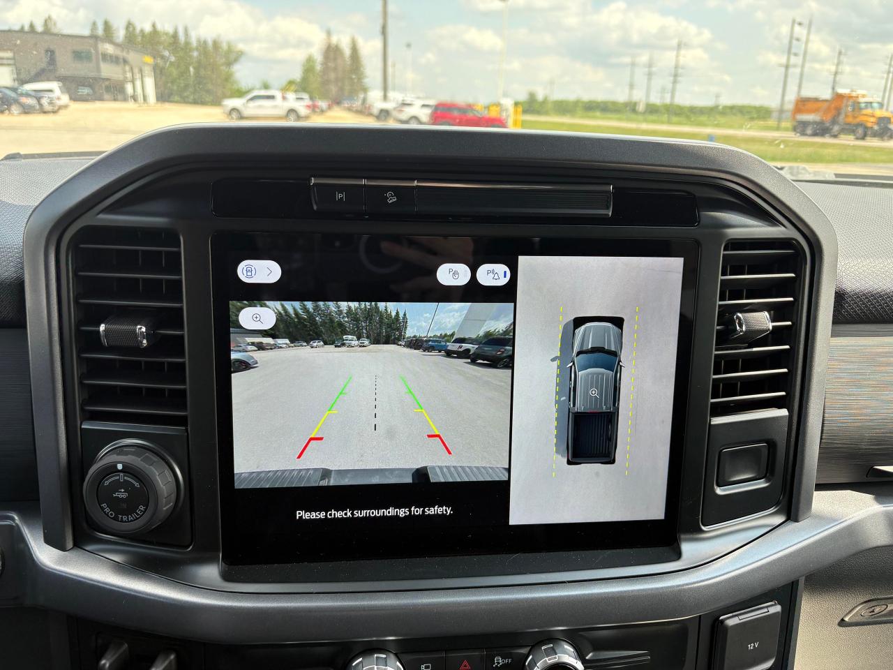 2025 Ford F-150 XLT 4WD SuperCrew 5.5' Box Photo5