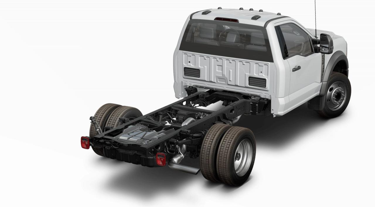 2025 Ford F-550 Super Duty DRW Photo