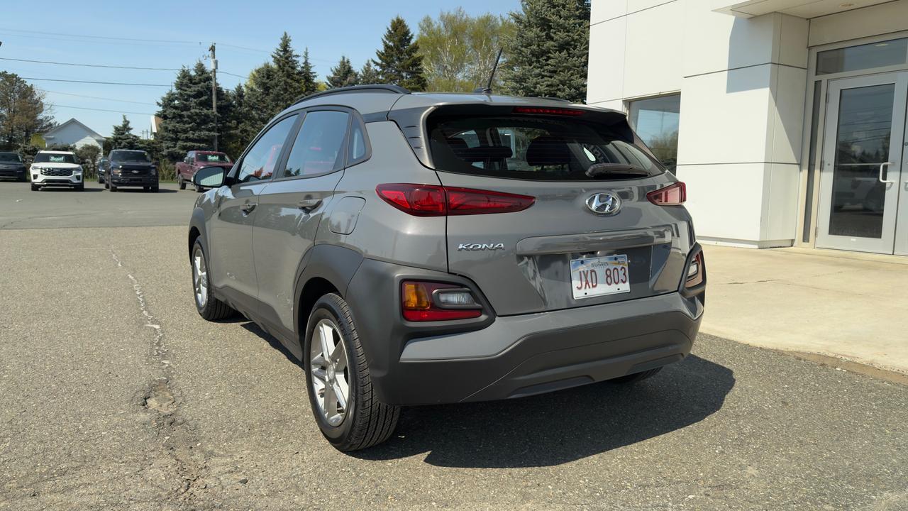 2021 Hyundai KONA SE Photo3