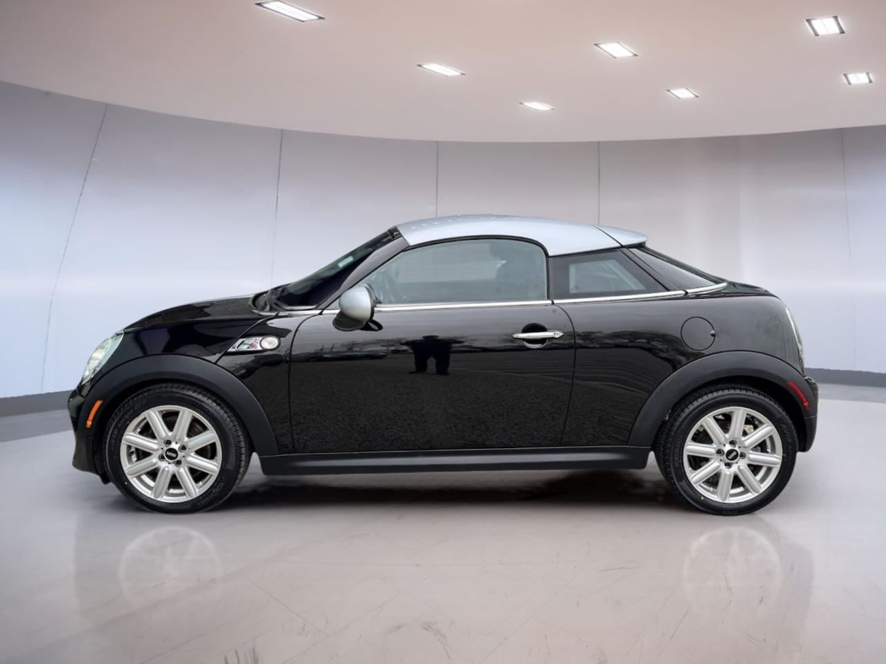 Used 2014 MINI Cooper Hardtop S Coupe Turbo / 6 for sale in Calgary, AB