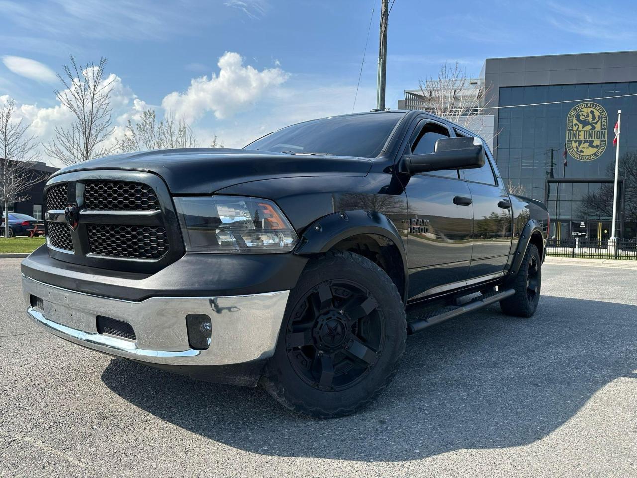 2017 RAM 1500 4WD Crew Cab Express Ltd // FULLY CERTIFIED - Photo #4