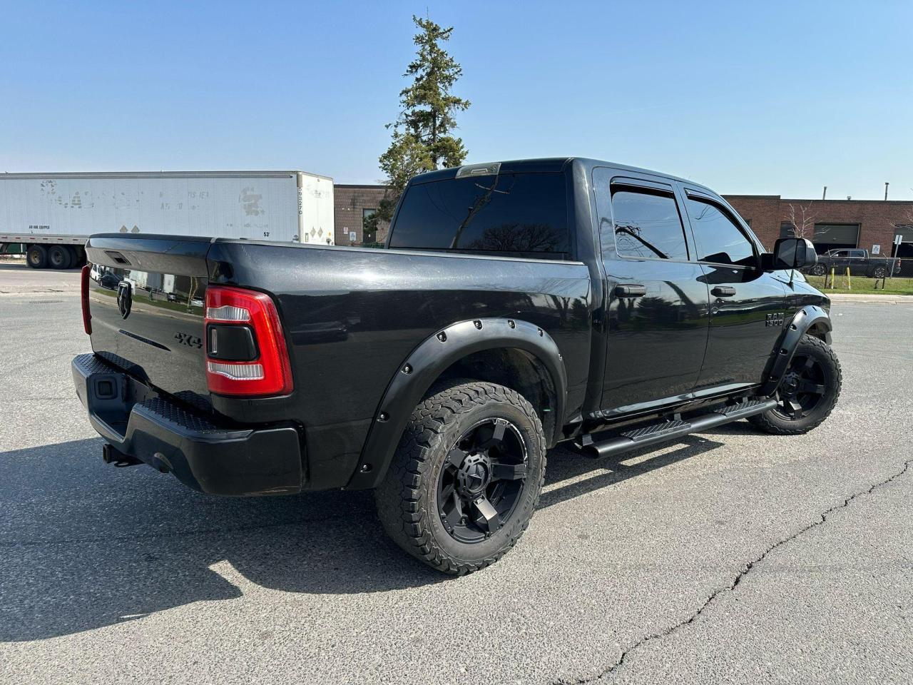 2017 RAM 1500 4WD Crew Cab Express Ltd // FULLY CERTIFIED - Photo #16