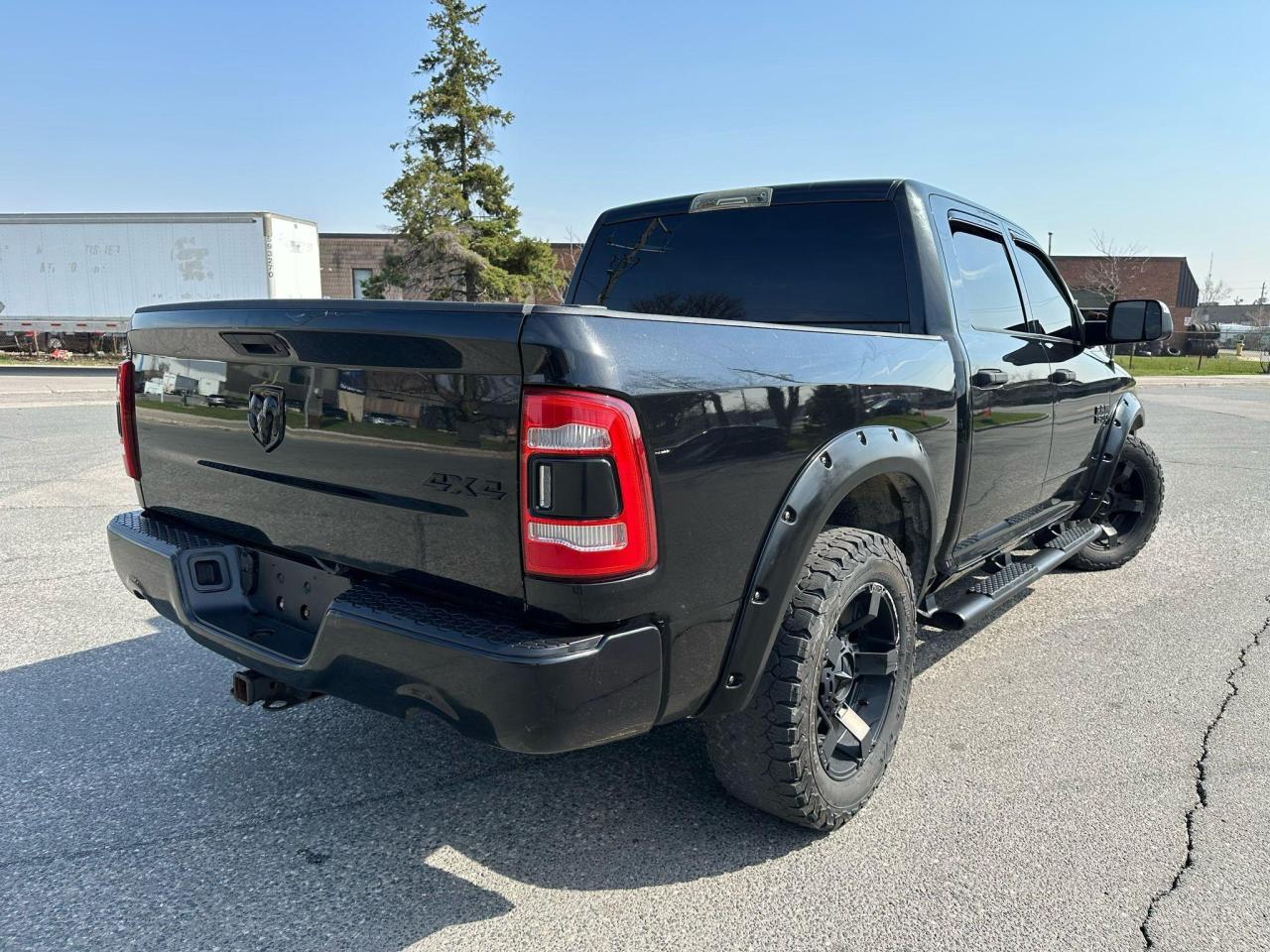 2017 RAM 1500 4WD Crew Cab Express Ltd // FULLY CERTIFIED - Photo #17
