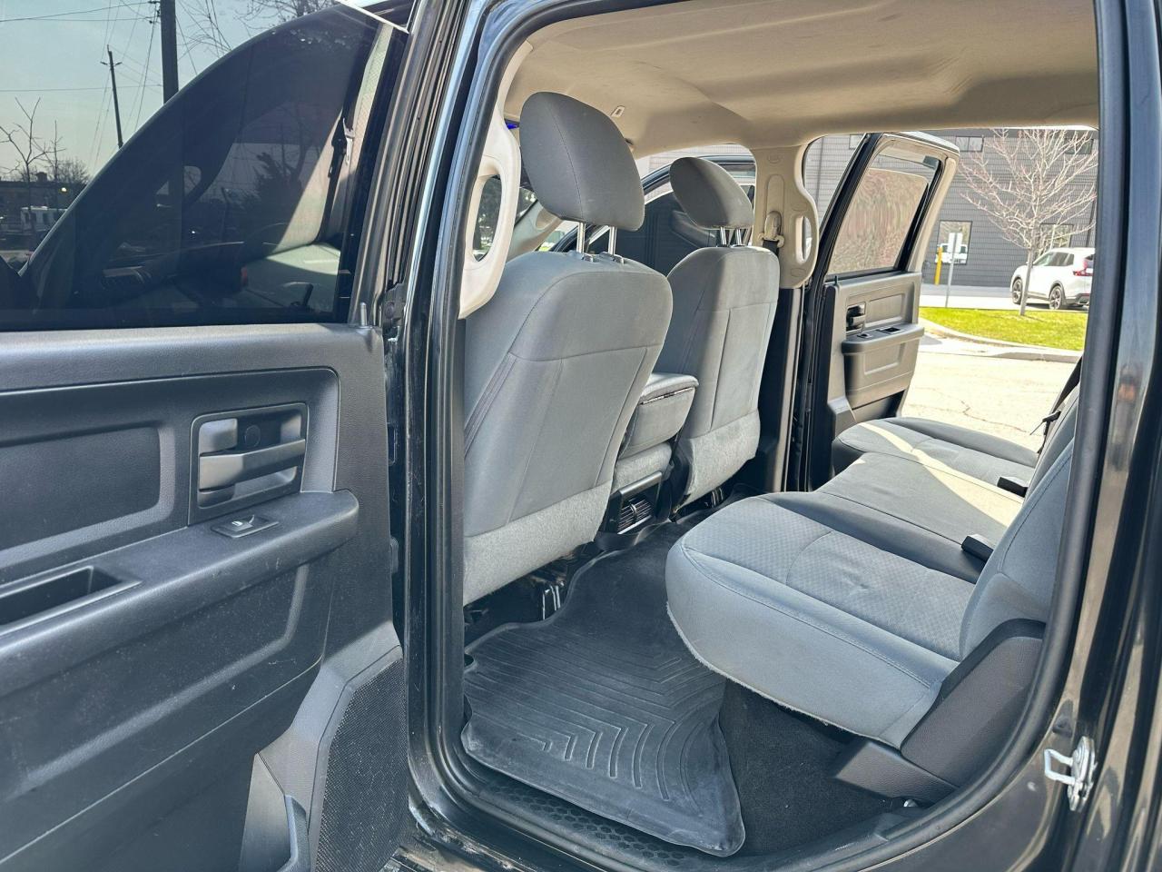 2017 RAM 1500 4WD Crew Cab Express Ltd // FULLY CERTIFIED - Photo #30