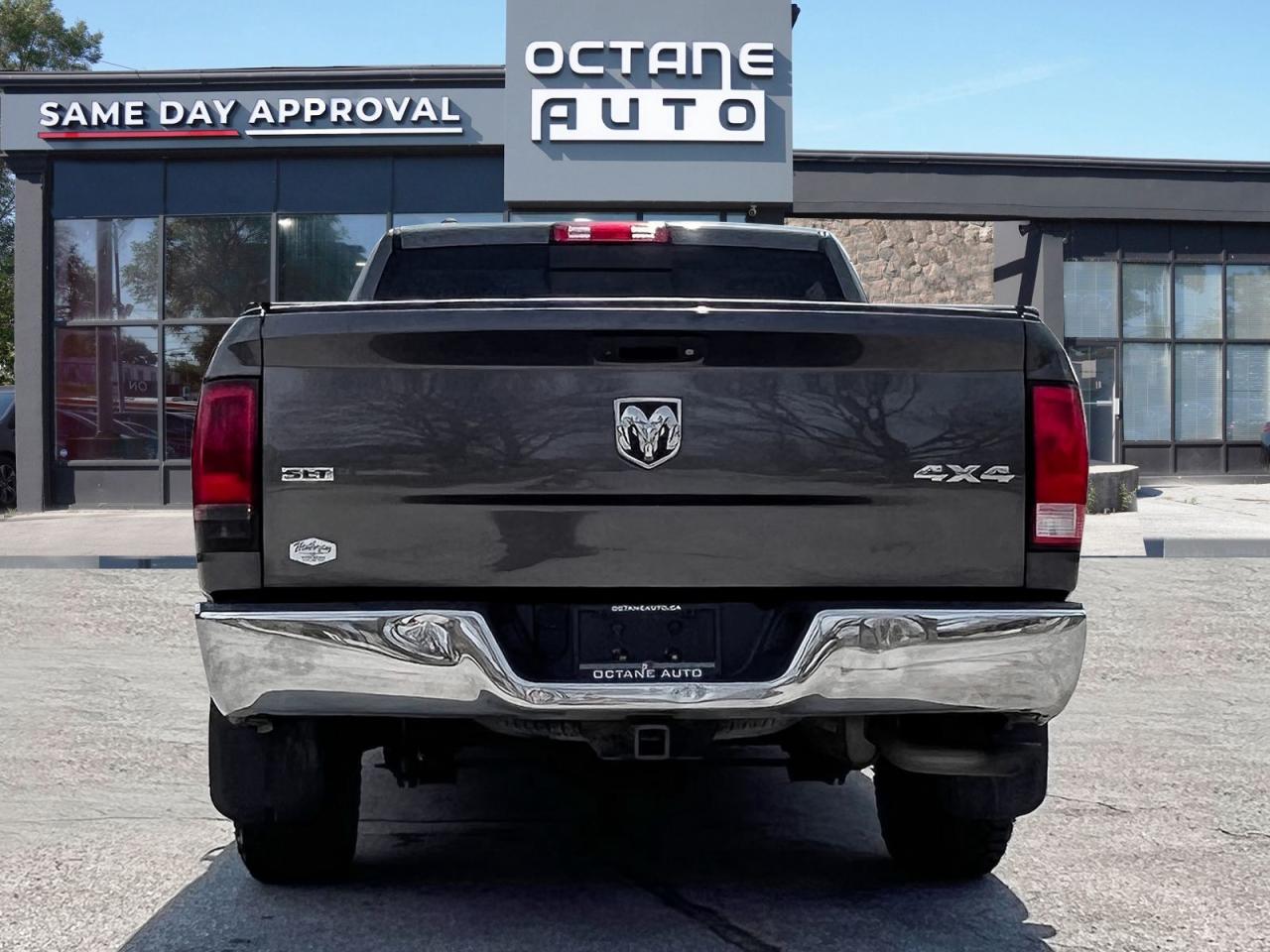 2017 RAM 1500 SLT Crew Cab SWB 4WD - Photo #5