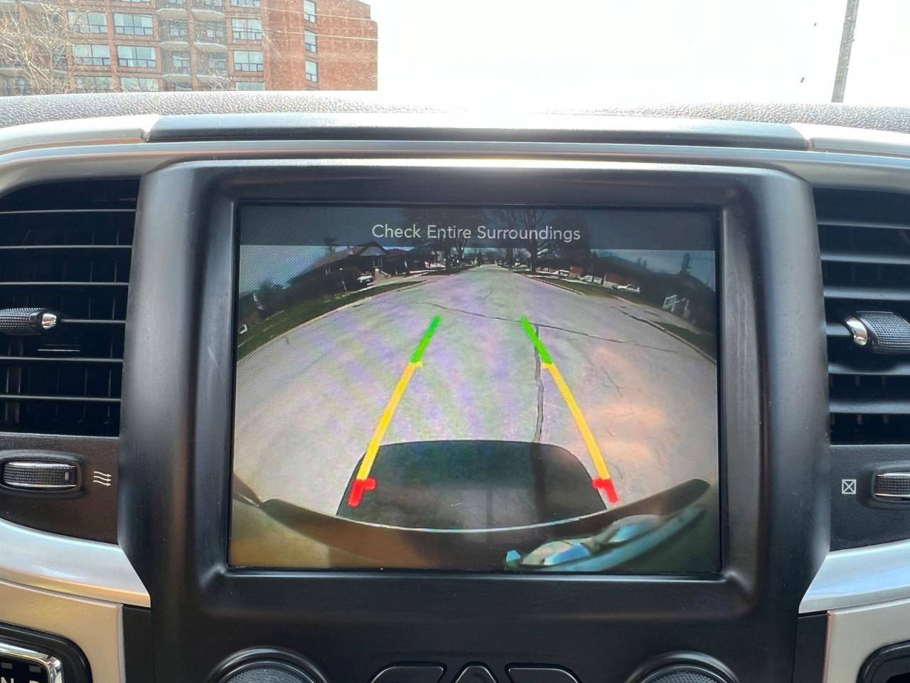 2017 RAM 1500 SLT Crew Cab SWB 4WD - Photo #12