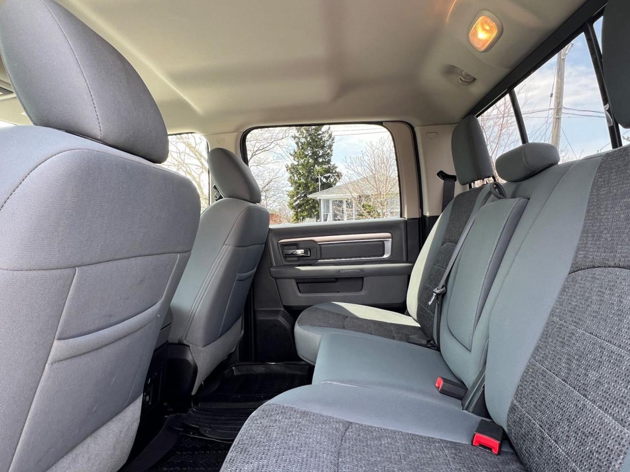 2017 RAM 1500 SLT Crew Cab SWB 4WD - Photo #16