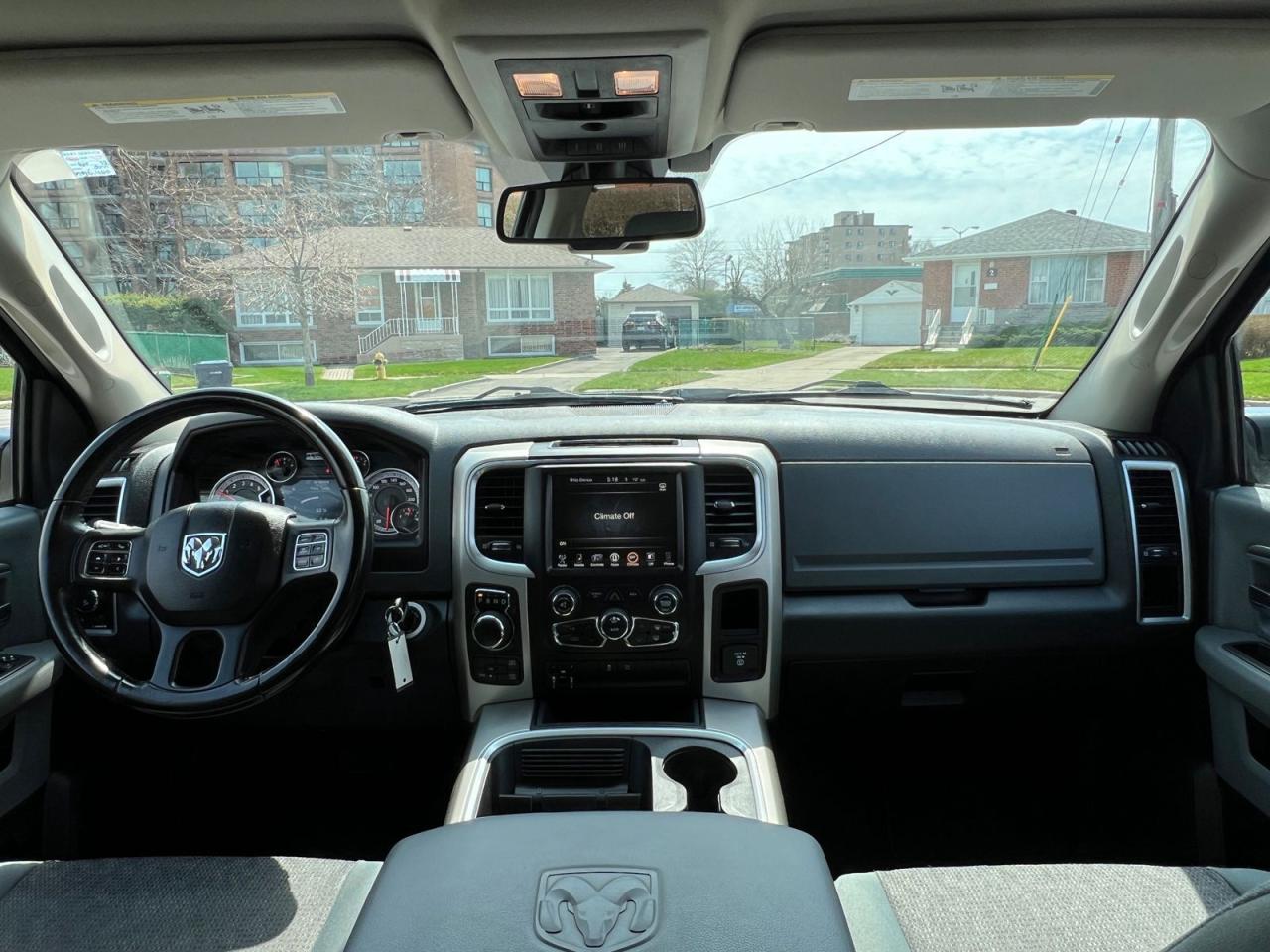 2017 RAM 1500 SLT Crew Cab SWB 4WD - Photo #19