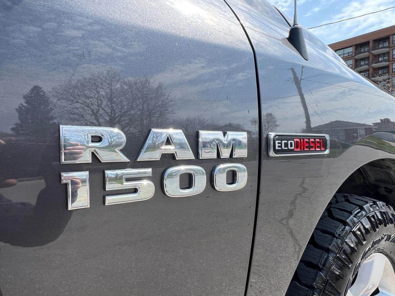 2017 RAM 1500 SLT Crew Cab SWB 4WD - Photo #20