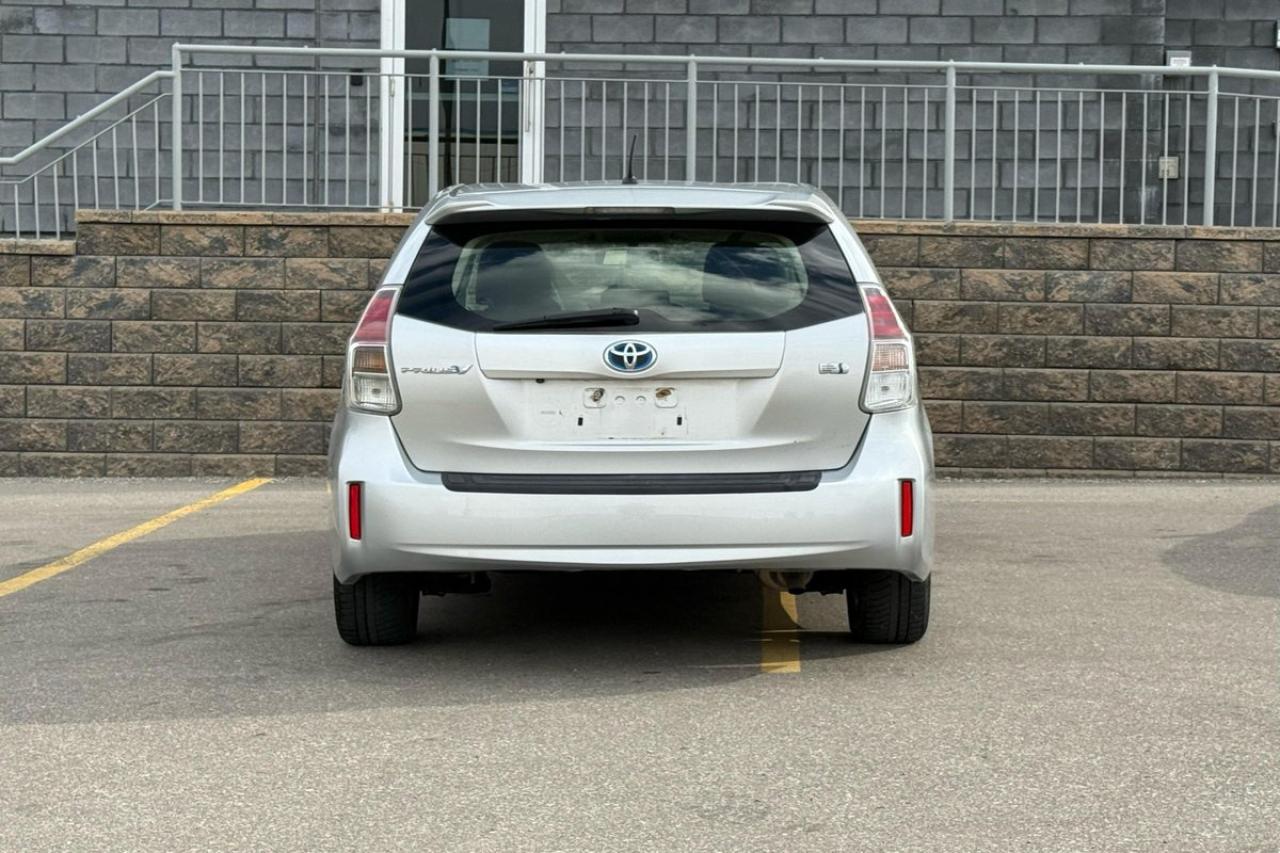 2015 Toyota Prius V 5dr HB| END OF SUMMER BLOWOUT! Photo3