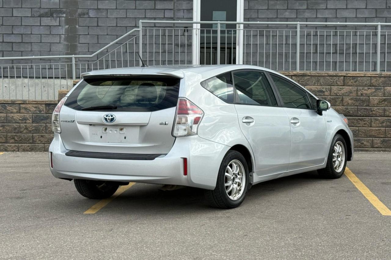 2015 Toyota Prius V 5dr HB| END OF SUMMER BLOWOUT! Photo4
