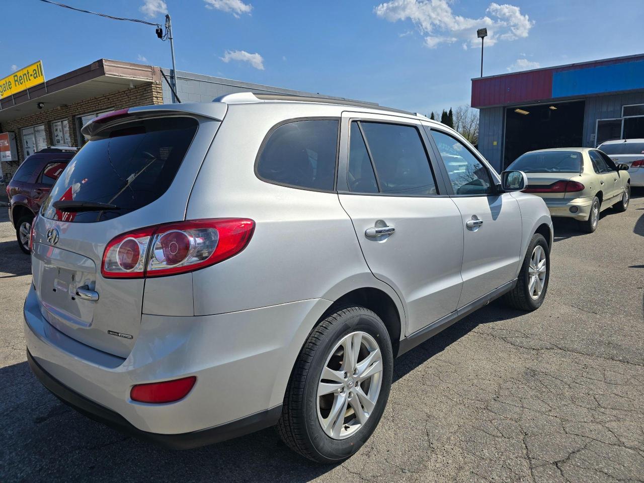 2012 Hyundai Santa Fe AWD 4dr V6 Auto Limited - Photo #11