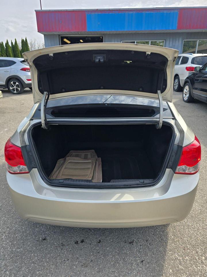 2014 Chevrolet Cruze 4dr Sdn 1LT - Photo #11