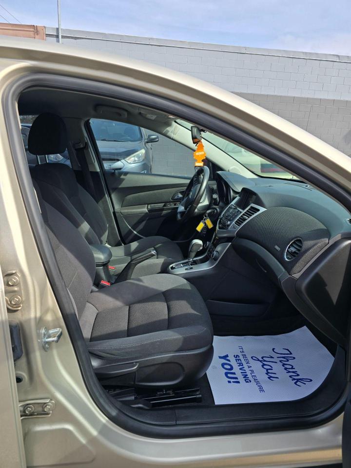 2014 Chevrolet Cruze 4dr Sdn 1LT - Photo #15