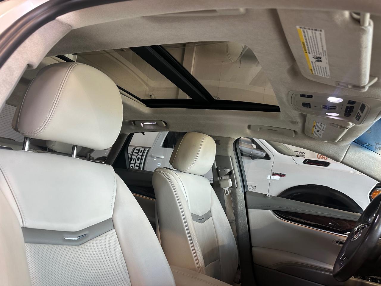 2013 Cadillac XTS PLATINUM | AWD | BOSE SOUND | SUNROOF | LEATHER - Photo #8