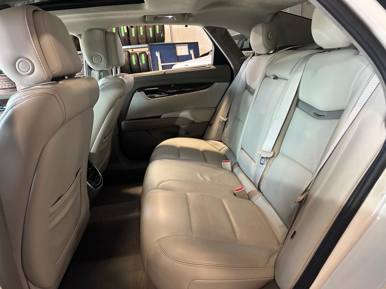 2013 Cadillac XTS PLATINUM | AWD | BOSE SOUND | SUNROOF | LEATHER - Photo #15