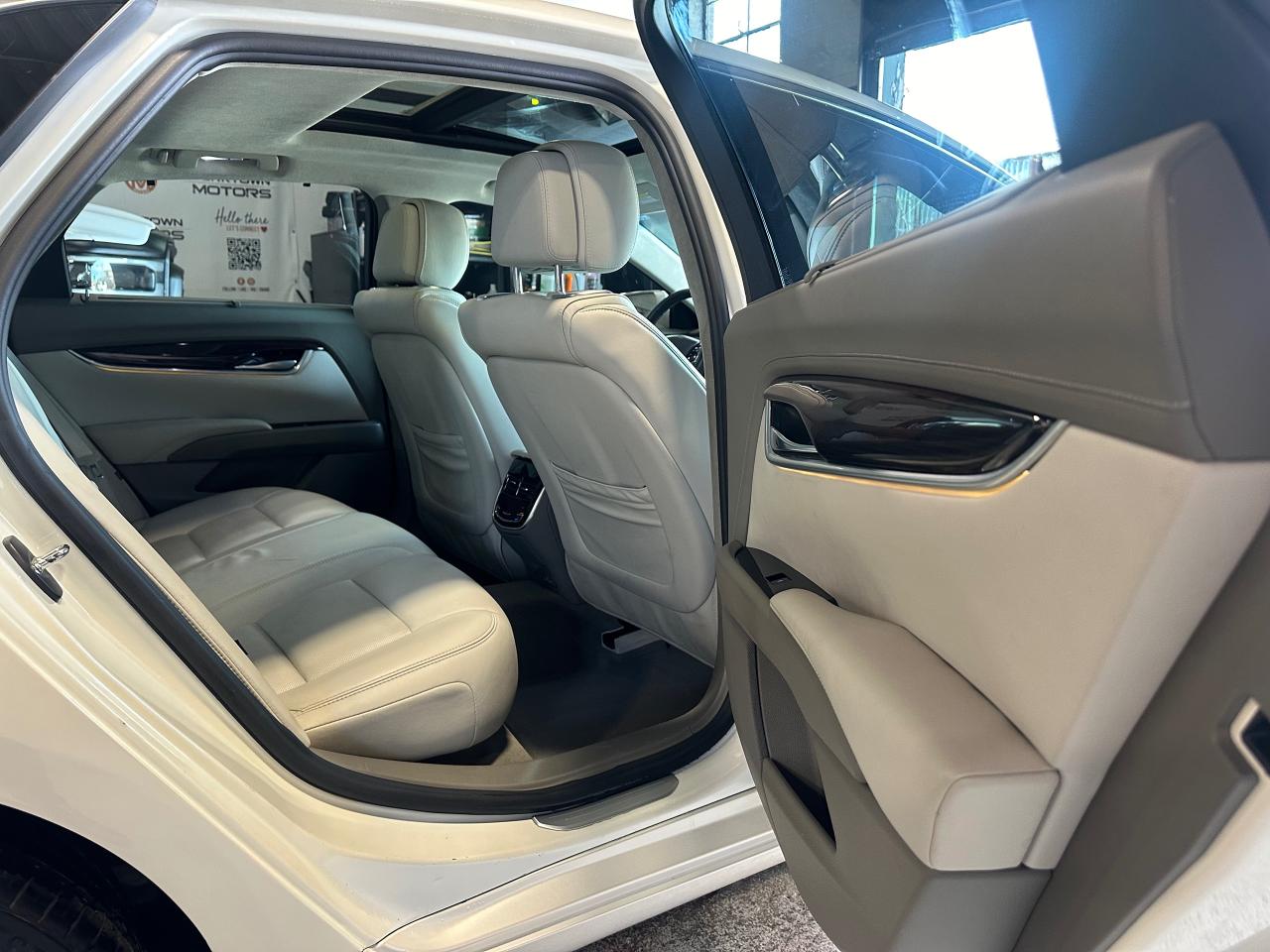 2013 Cadillac XTS PLATINUM | AWD | BOSE SOUND | SUNROOF | LEATHER - Photo #10