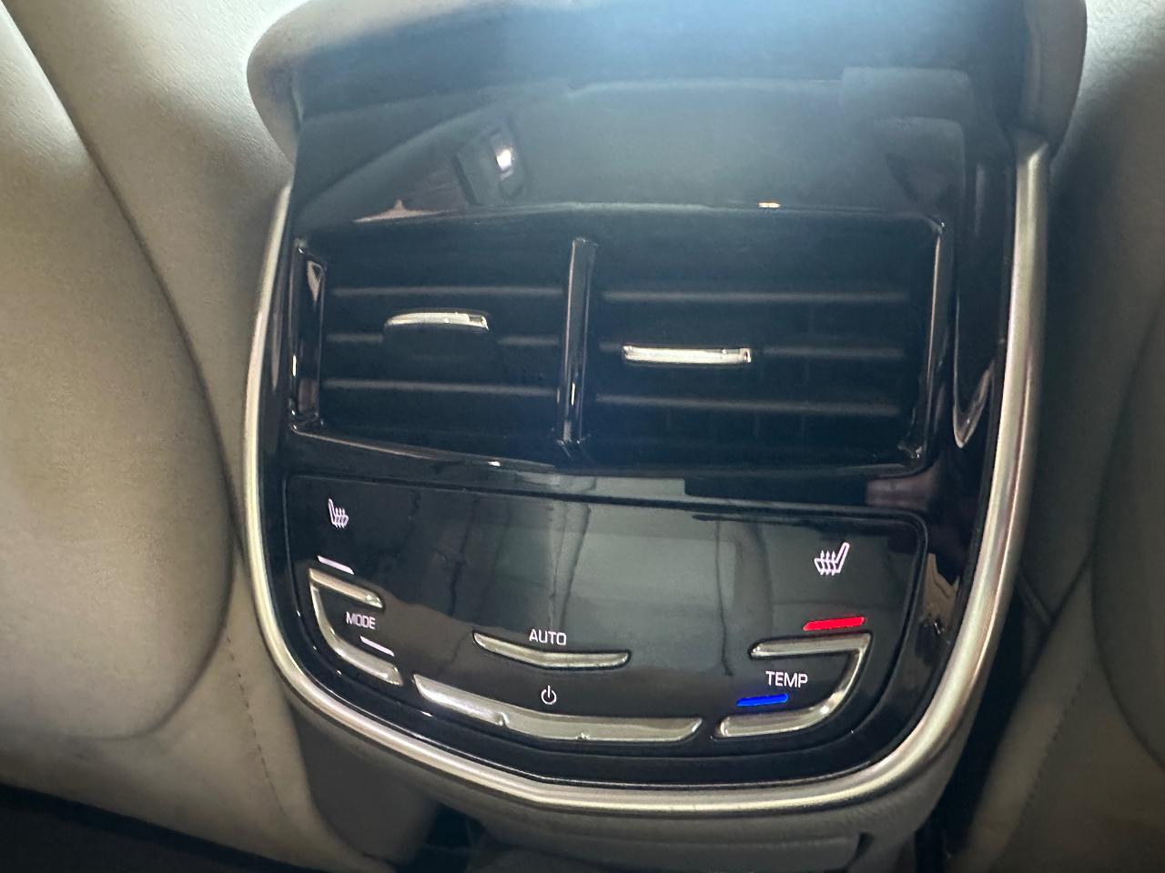 2013 Cadillac XTS PLATINUM | AWD | BOSE SOUND | SUNROOF | LEATHER - Photo #16