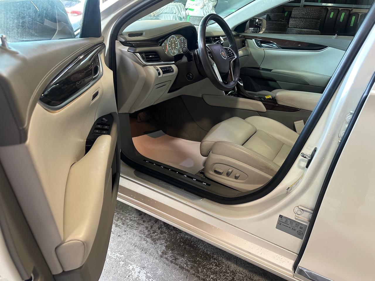 2013 Cadillac XTS PLATINUM | AWD | BOSE SOUND | SUNROOF | LEATHER - Photo #20