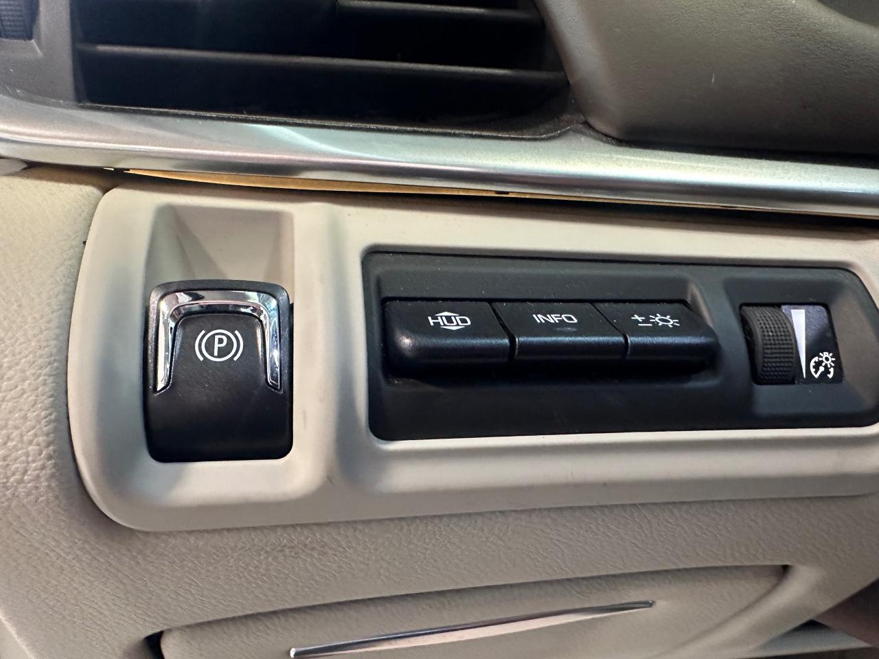 2013 Cadillac XTS PLATINUM | AWD | BOSE SOUND | SUNROOF | LEATHER - Photo #28