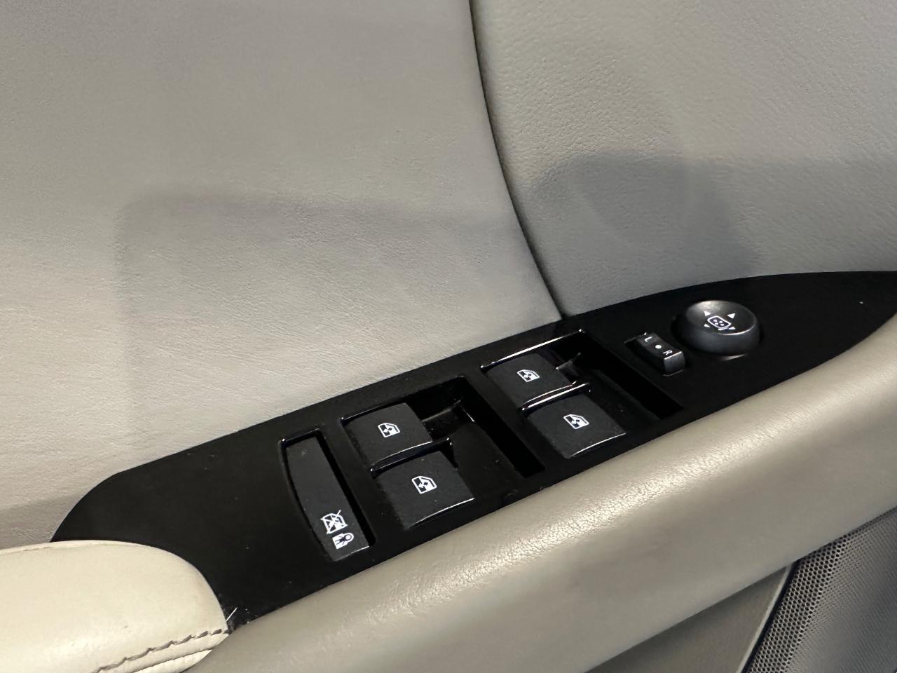 2013 Cadillac XTS PLATINUM | AWD | BOSE SOUND | SUNROOF | LEATHER - Photo #26