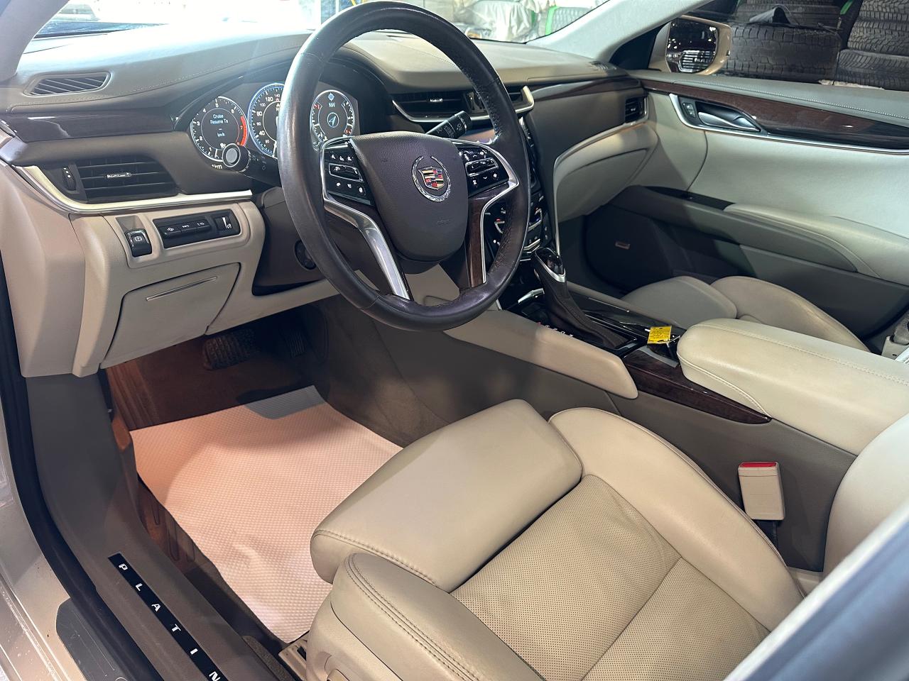 2013 Cadillac XTS PLATINUM | AWD | BOSE SOUND | SUNROOF | LEATHER - Photo #24