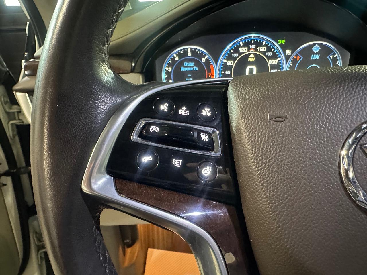 2013 Cadillac XTS PLATINUM | AWD | BOSE SOUND | SUNROOF | LEATHER - Photo #35