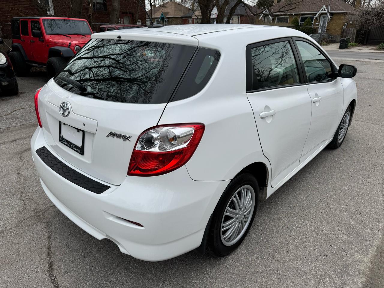 2012 Toyota Matrix 1.8L - Auto - Photo #5