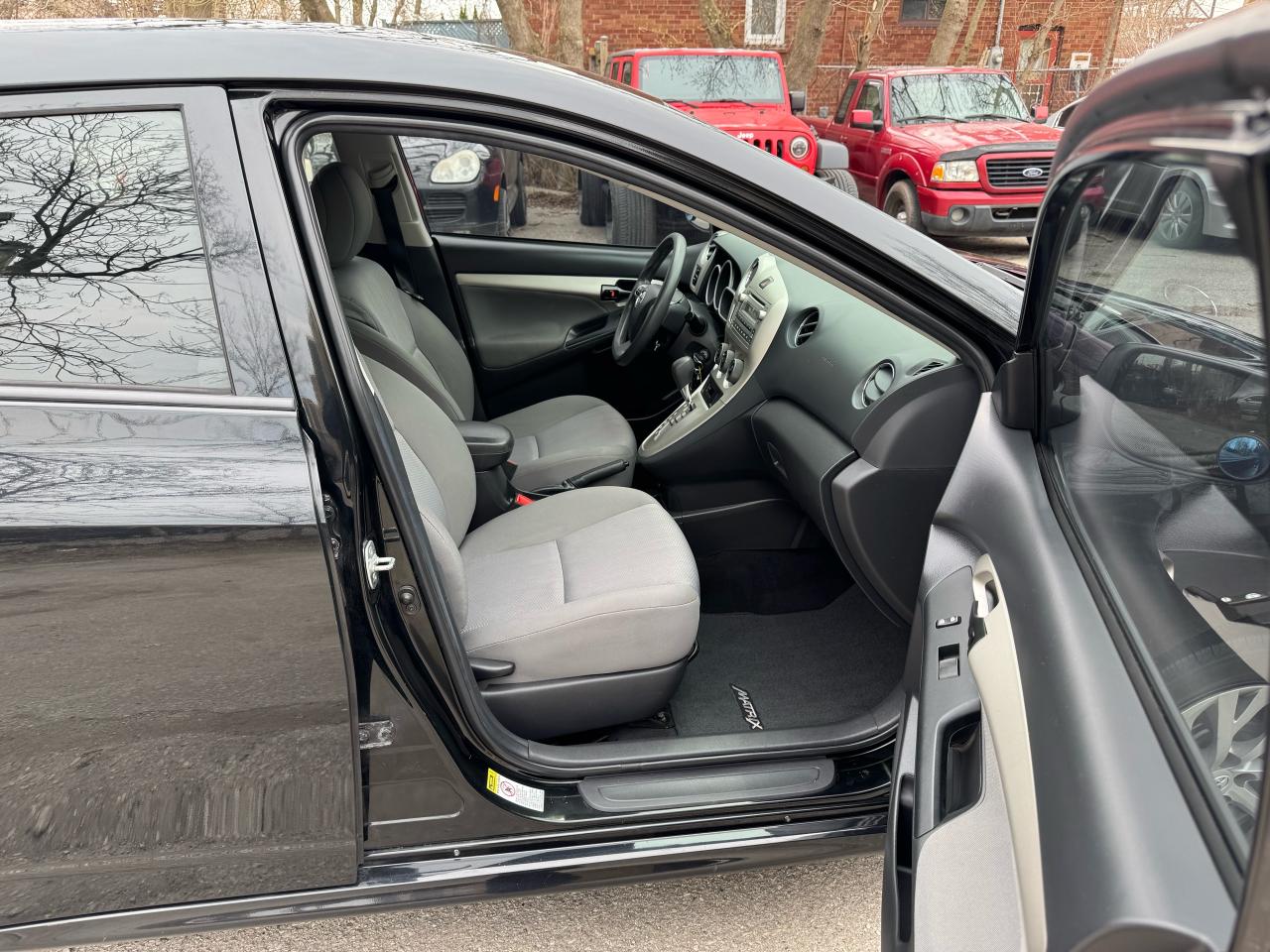 2012 Toyota Matrix 1.8L - Auto - Photo #17