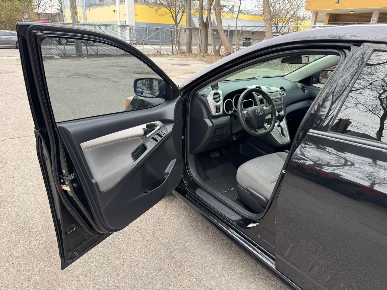 2012 Toyota Matrix 1.8L - Auto - Photo #9