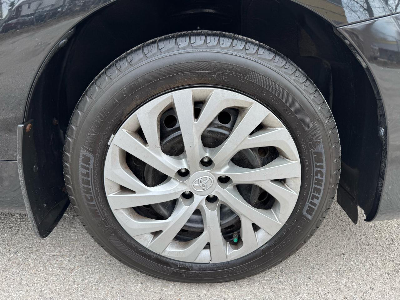 2012 Toyota Matrix 1.8L - Auto - Photo #19