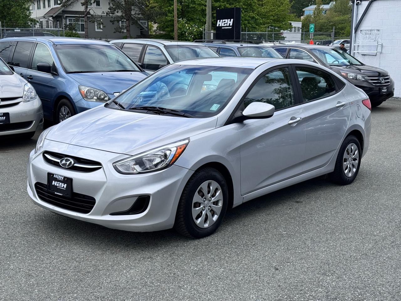 2015 Hyundai Accent GL FINANCING AVAILABLE Photo1