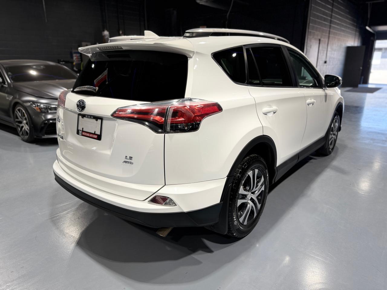 2017 Toyota RAV4 AWD 4dr LE - Photo #5