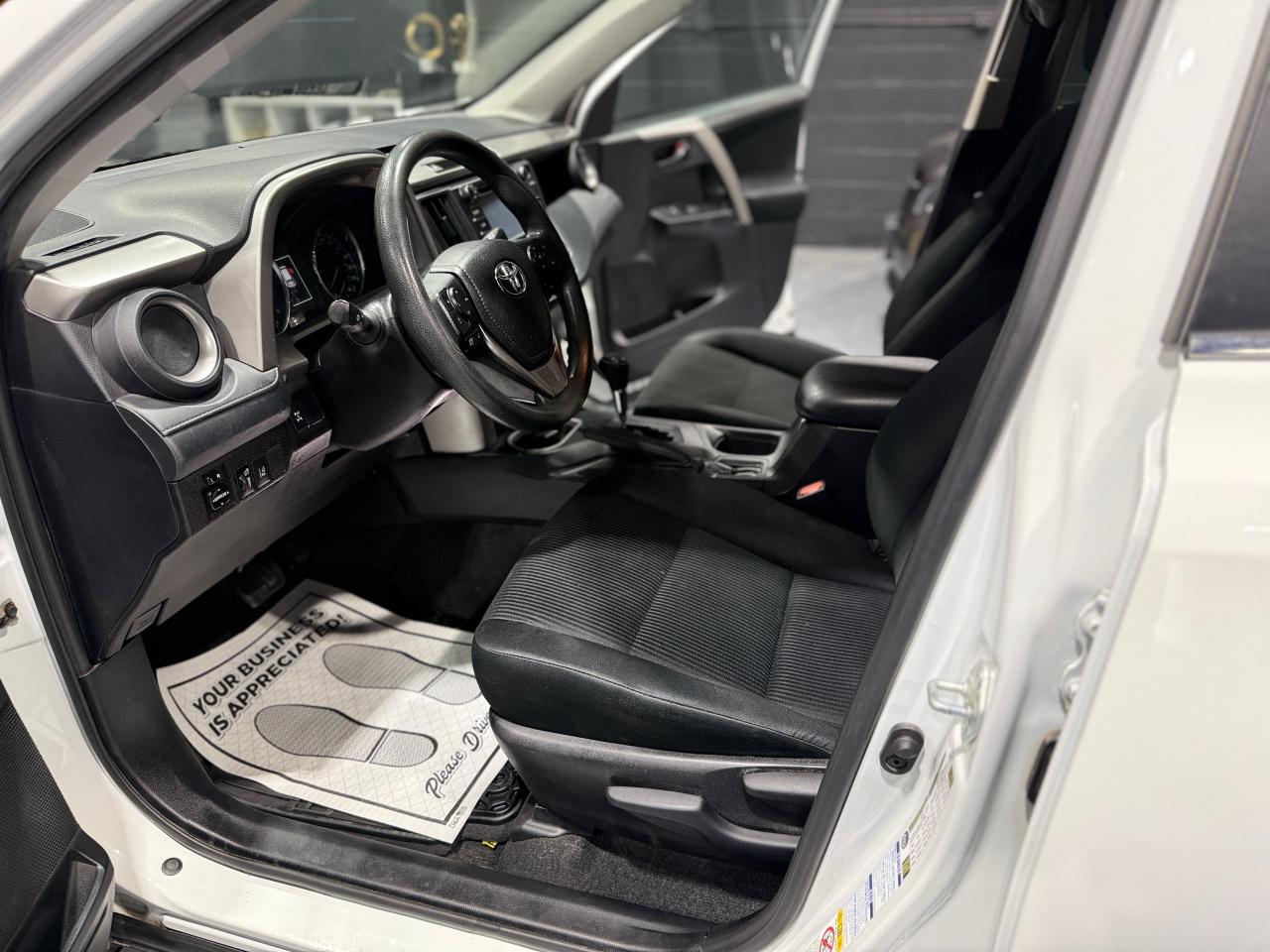 2017 Toyota RAV4 AWD 4dr LE - Photo #10