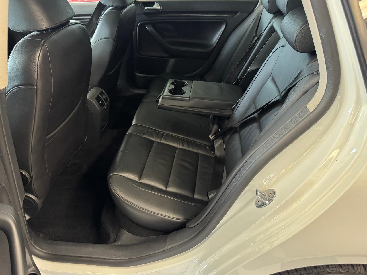 2014 Volkswagen Golf Wagon Wolfsburg Edition TDI+Heated Leather+Roof+GPS Photo23
