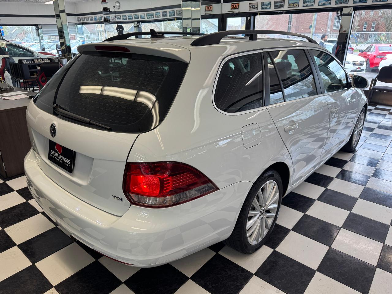2014 Volkswagen Golf Wagon Wolfsburg Edition TDI+Heated Leather+Roof+GPS Photo8
