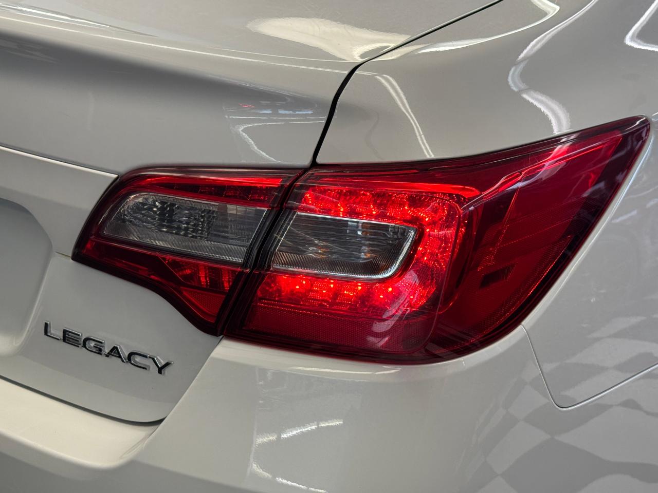 2018 Subaru Legacy 2.5i Touring+Roof+ApplePlay+CLEAN CARFAX Photo60