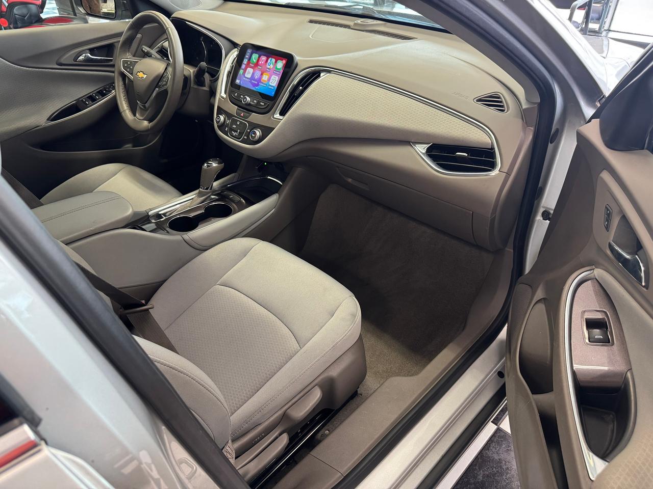 2017 Chevrolet Malibu LT+New Tires+Brakes+Camera+ApplePlay+Remote Start Photo