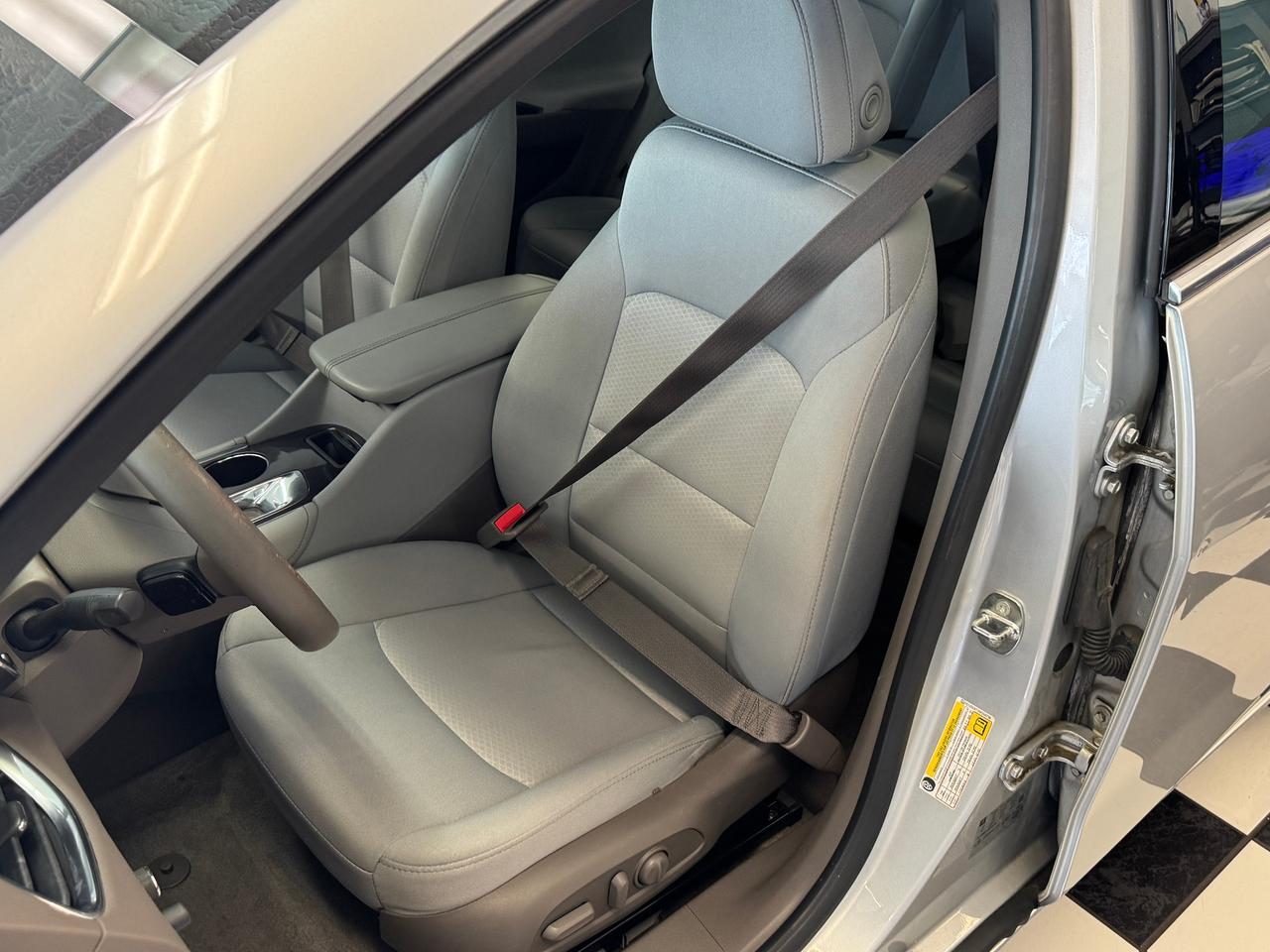 2017 Chevrolet Malibu LT+New Tires+Brakes+Camera+ApplePlay+Remote Start Photo