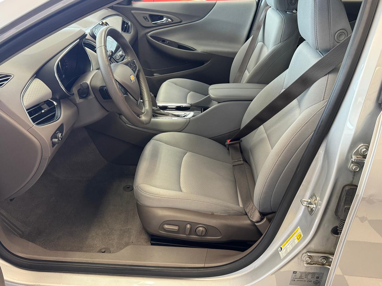 2017 Chevrolet Malibu LT+New Tires+Brakes+Camera+ApplePlay+Remote Start Photo