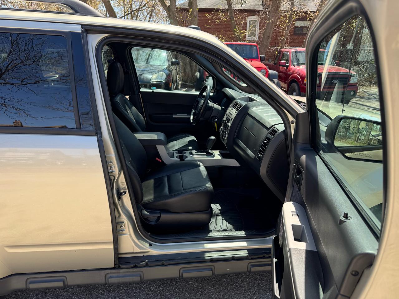 2012 Ford Escape LEATHER SUNROOF - 4X4 - Photo #17